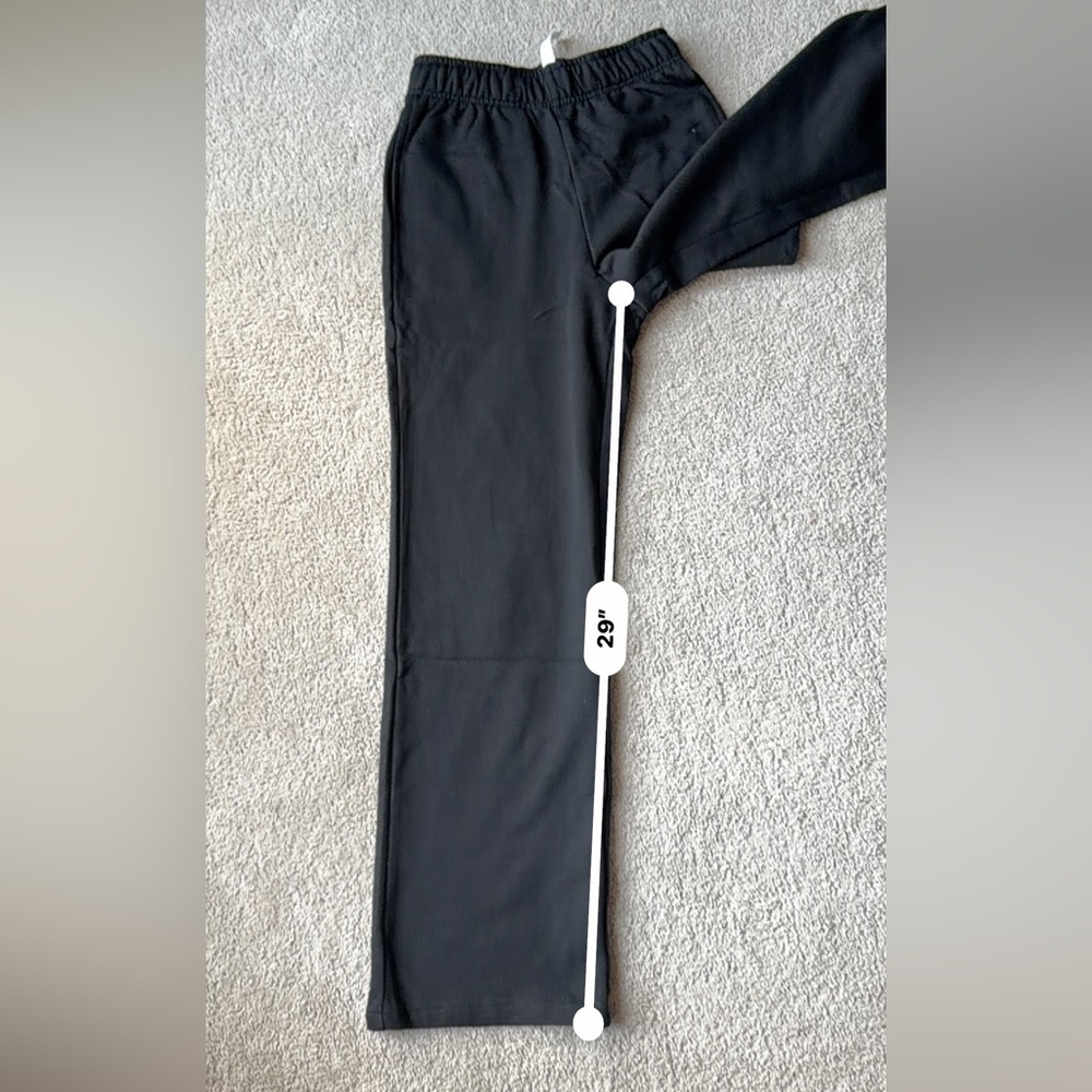Alo set black crewneck with straight leg pants NWOT size - Picture 5 of 5